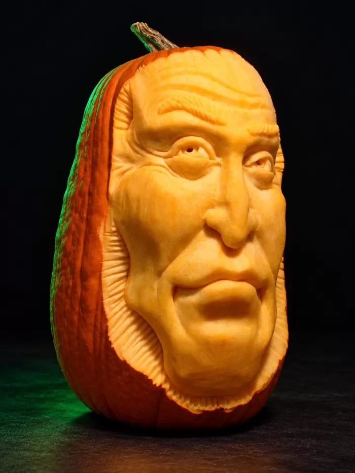 Carved pumpkin, Nov 2007