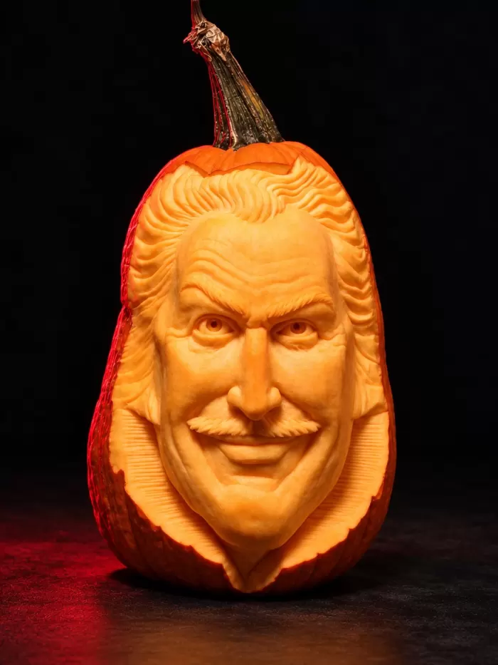 Carved pumpkin, Oct 2009