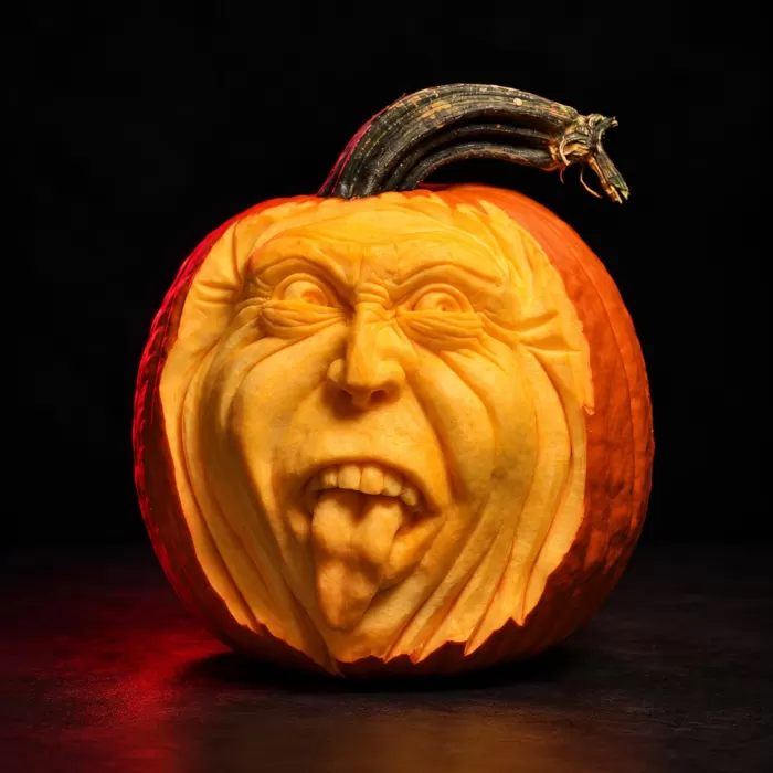 Carved pumpkin, Oct 2010